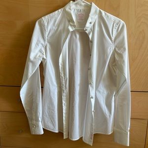 Brooks brothers long sleeve blouse with cute button detail
